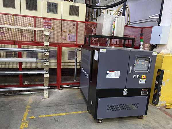 輥筒用高溫油溫機助力輥筒控溫，控制薄膜溫度