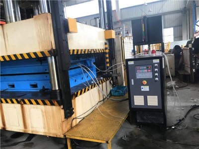 汽車(chē)內(nèi)飾件模具控溫