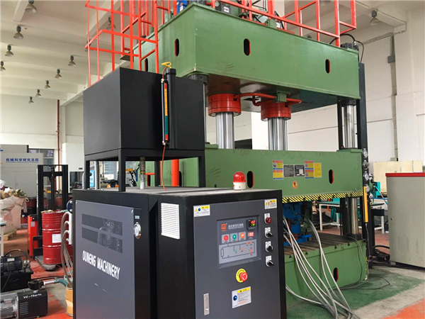 模溫機如何實現準確控溫